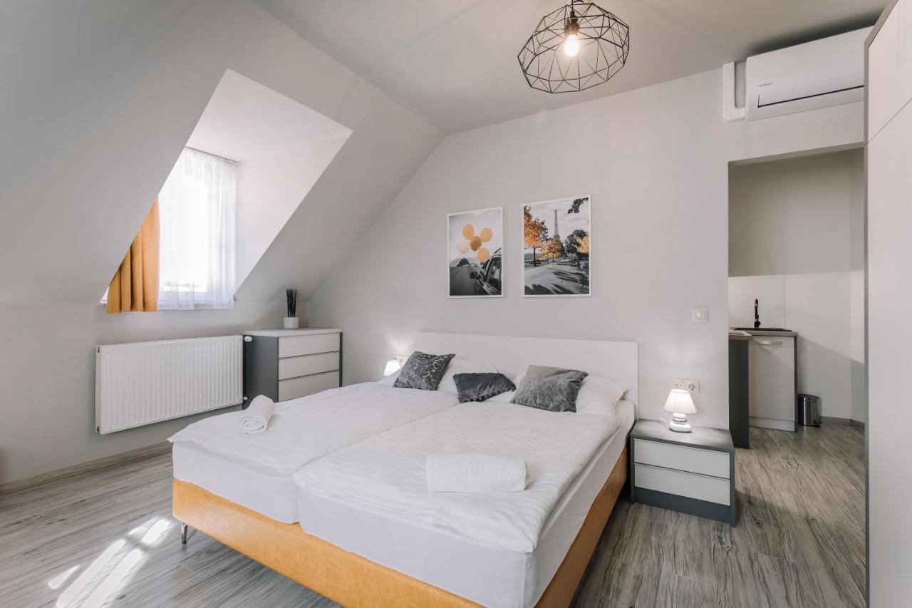 Soho Apartmanhaz Дьєр Екстер'єр фото