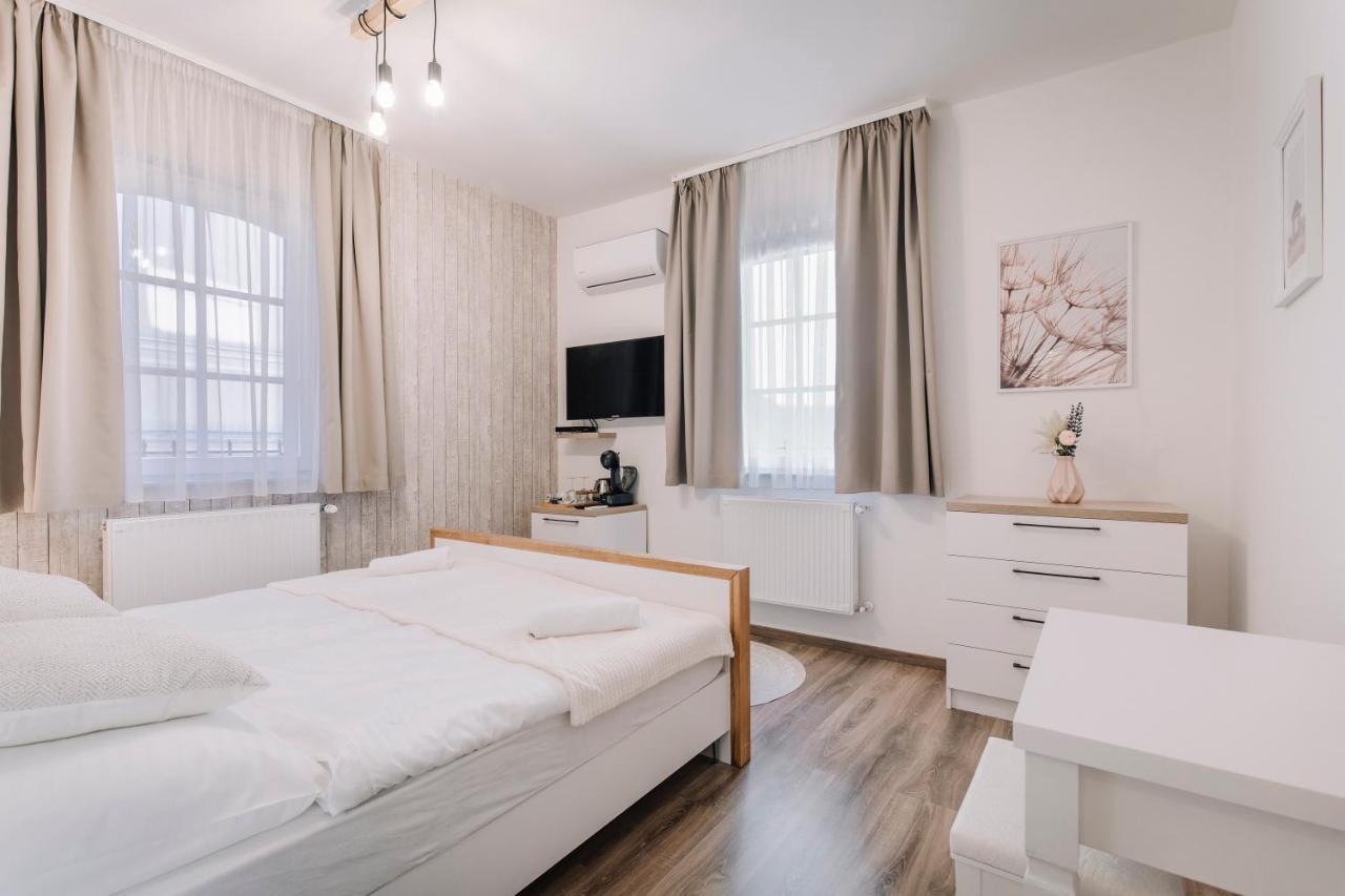 Soho Apartmanhaz Дьєр Екстер'єр фото