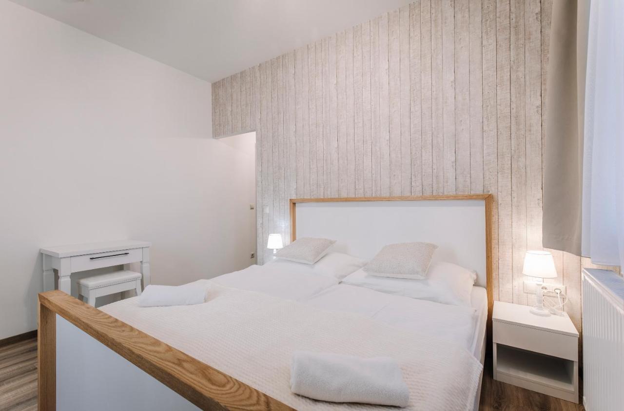 Soho Apartmanhaz Дьєр Екстер'єр фото