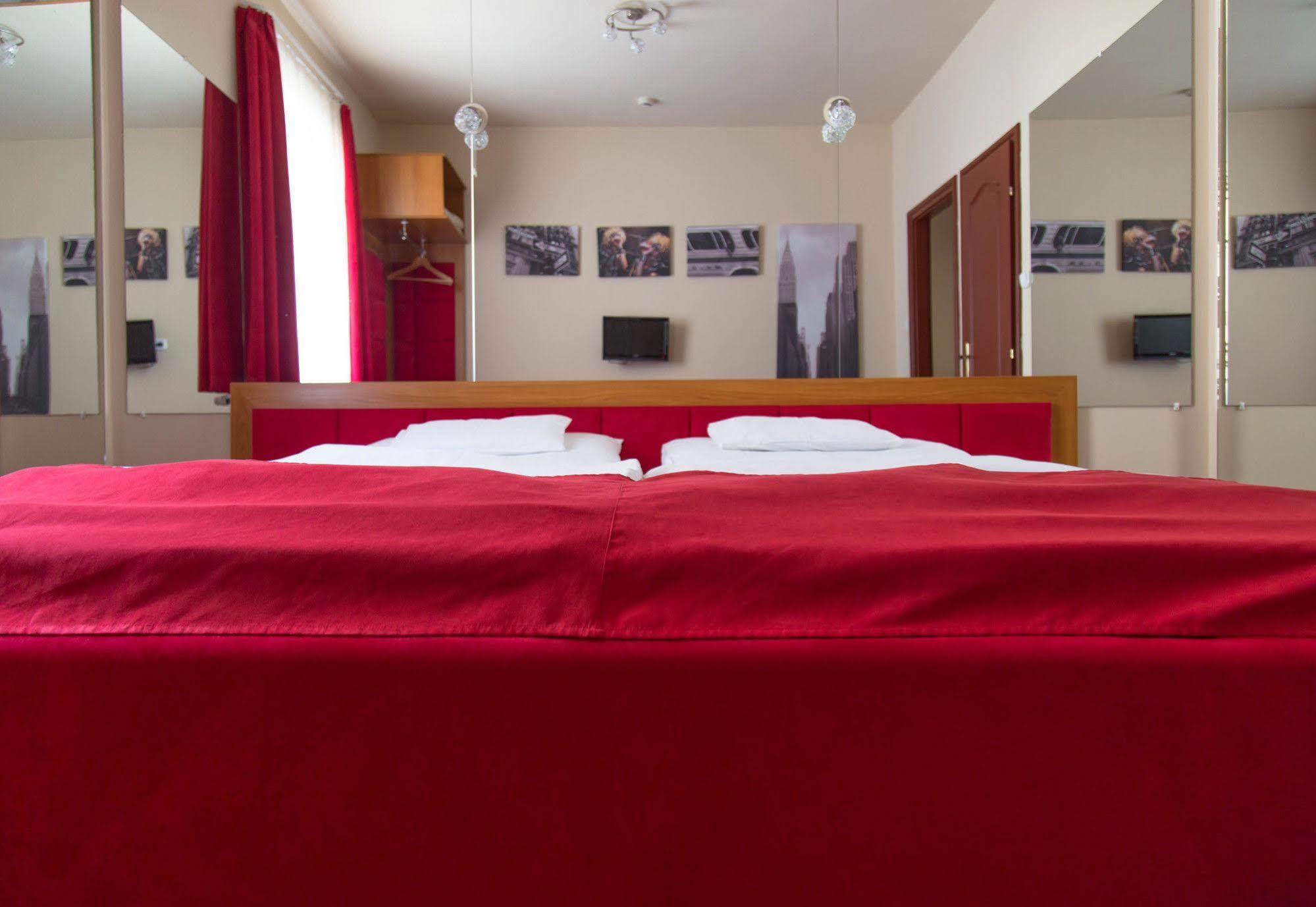 Soho Apartmanhaz Дьєр Екстер'єр фото